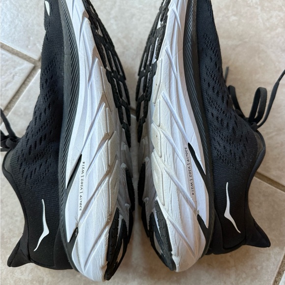 Hoka Black and White Athletic Shoes Size 8 - Picture 5 of 9